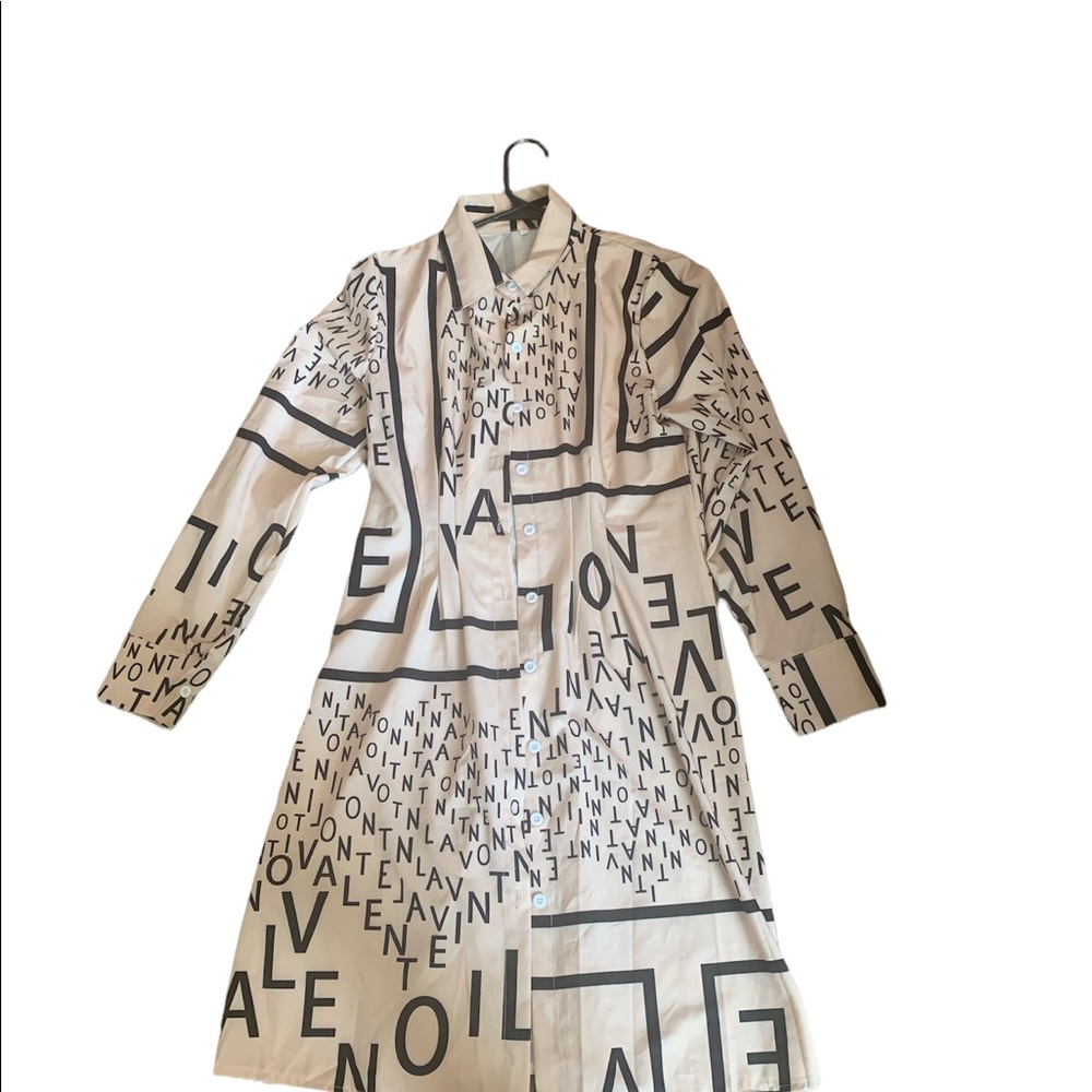 Size L women bottom down long blouse or dress. Perfect in heels,sandals or boots